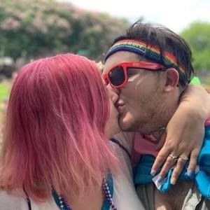 Meet your Posher, Brenna